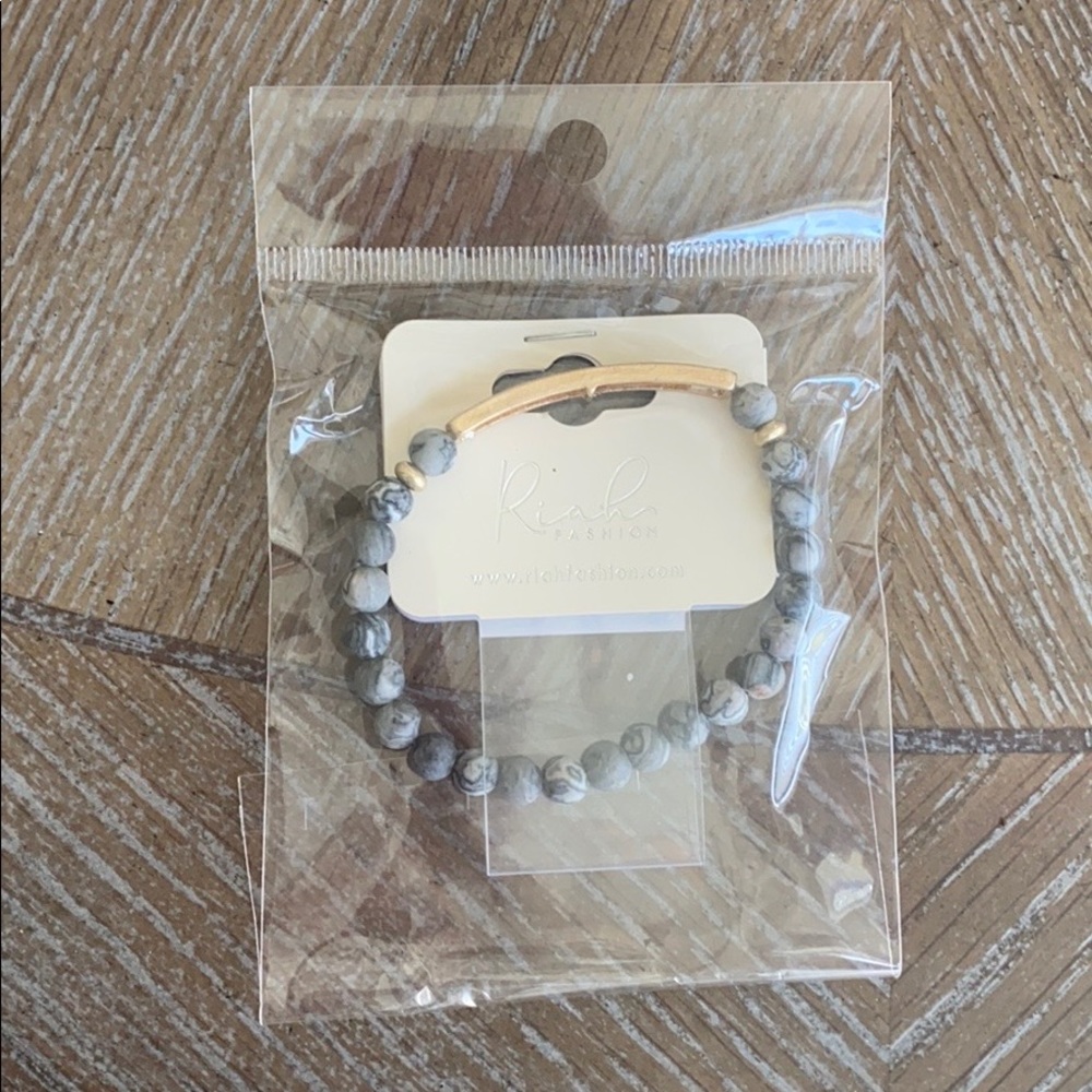 FAITH natural black stone stretch bracelet - Picture 5 of 6